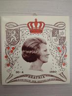 Tegel van Beatrix, Verzamelen, Koninklijk Huis en Royalty, Zo goed als nieuw, Ophalen