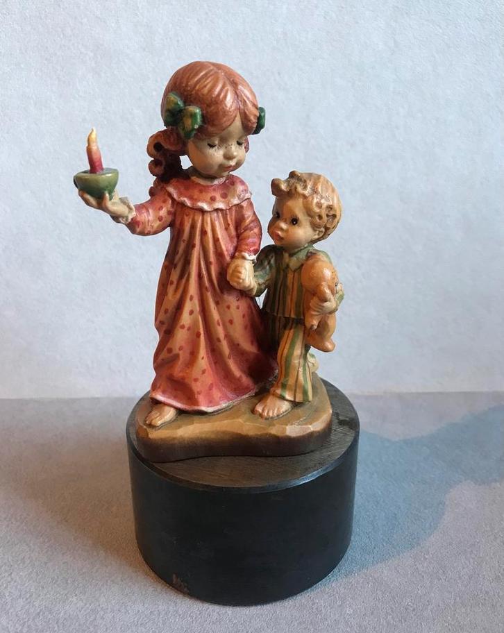 Anri houtsnijwerk, Sarah Kay, my little brother, Verzamelen, Beelden en Beeldjes, Zo goed als nieuw, Mens, Ophalen of Verzenden