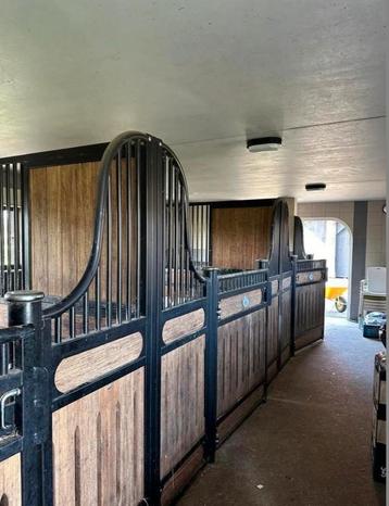 Stalwanden voor 3 paardenboxen paardenstallen beschikbaar voor biedingen