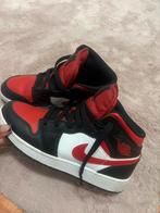 Nike Air Jordans - Klassieke Sneakers, Kleding | Dames, Schoenen, Ophalen, Gedragen, Rood, Sneakers of Gympen