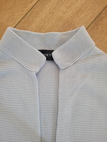 Mooi lichtblauw vest van het merk Purdey, maat M. beschikbaar voor biedingen