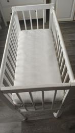 Tekoop kinder bed, Kinderen en Baby's, Boxen, Ophalen of Verzenden, Zo goed als nieuw