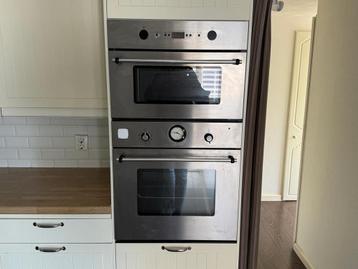 Enkel de oven dat is de onderste in de foto  beschikbaar voor biedingen