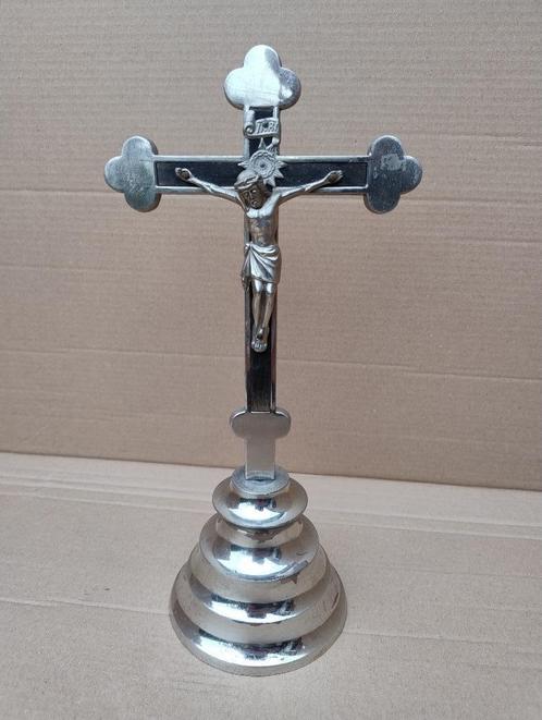 Groot Oud sacramenten kruisbeeld 30cm metaal met hout inleg, Antiek en Kunst, Antiek | Religie, Ophalen of Verzenden
