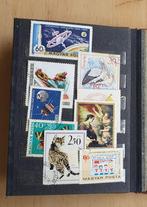 Postzegelalbum jaren 60 tot 80, Oost-Europa + wereld (300), Ophalen of Verzenden, Buitenland