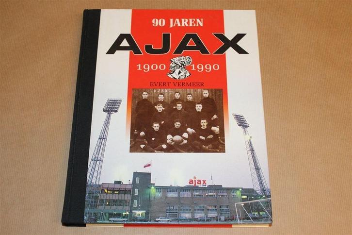 90 Jaren Ajax [1900-1990] — Jubileumboek [1e Druk], Boeken, Sportboeken, Zo goed als nieuw, Watersport en Hengelsport, Ophalen of Verzenden