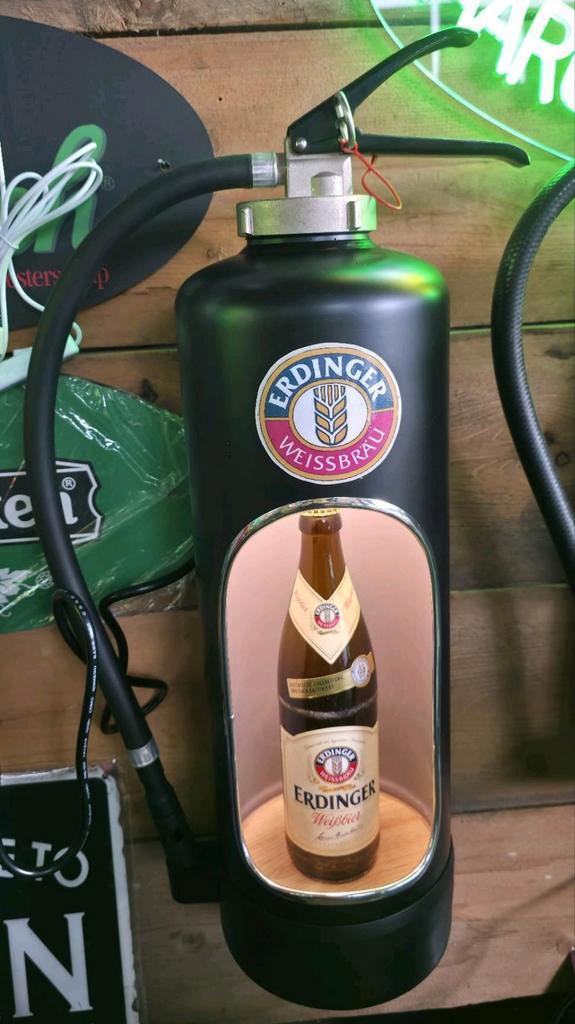 Mooie ERDINGER brandblusser met ledverlichting, Verzamelen, Biermerken, Nieuw, Overige typen, Overige merken, Ophalen of Verzenden