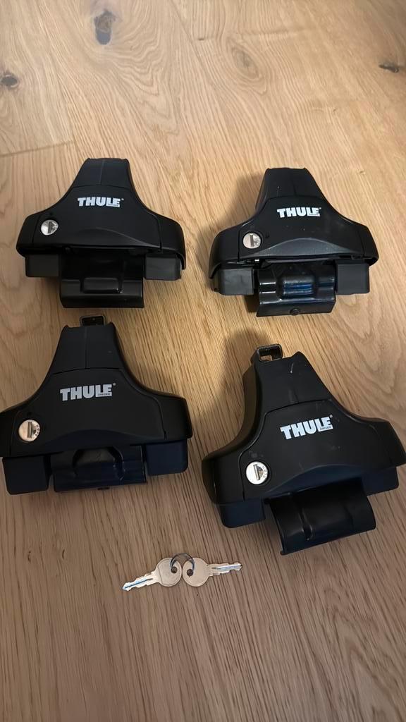 Thule Dakdrager Voeten 754/480 + Pads (Fit Kit 1323), Auto diversen, Dakdragers, Zo goed als nieuw, Ophalen