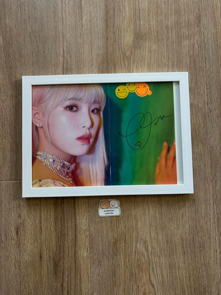 [signed] izone iz*one choi yena signed album page kpop, Cd's en Dvd's, Cd's | Wereldmuziek, Gebruikt, Aziatisch, Ophalen of Verzenden