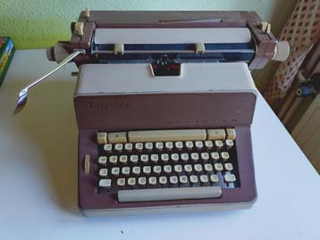 Klassieke Torpedo Dynacord typemachine beschikbaar voor biedingen