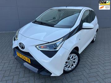 Toyota Aygo 1.0 VVT-i x-play*2 EIGNAAR*CAMERA*NAVI*Carplay*A beschikbaar voor biedingen