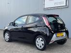 Toyota Aygo 1.0 VVT-i x-play Camera/Navi/Cruise/Bluetooth., Voorwielaandrijving, Stof, Gebruikt, Euro 6