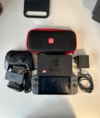 Nintendo Switch Bundle - Pro Controller, 256GB, Hard Case, Spelcomputers en Games, Spelcomputers | Nintendo Switch, Gebruikt, Ophalen of Verzenden
