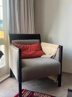 Chique stoel, hout en stond in amstel hotel, Ophalen