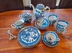25-delig blauw wit servies, tuitje gelijmd, Ophalen