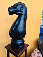 Grote houten zwart paard schaakstuk, Tuin en Terras, Dierenbeeld, Kunststof, Gebruikt, Schaakstuk