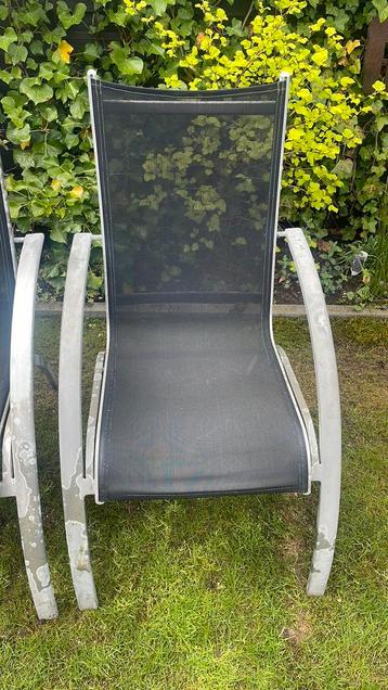 Tuinstoelen 2x licht metaal  beschikbaar voor biedingen