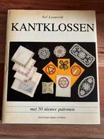Nel Leeuwerik - Kantklossen - met 50 nieuwe patronen, Ophalen of Verzenden, Zo goed als nieuw, Boek of Tijdschrift