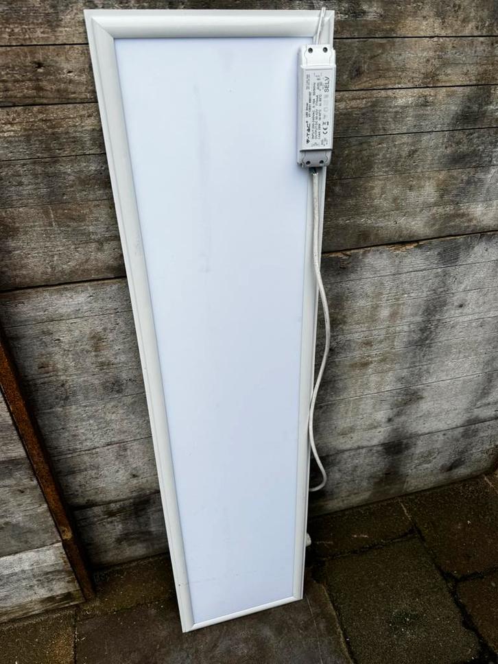 LED-paneel van het merk V-TAC, Doe-het-zelf en Verbouw, Bouwverlichting, Gebruikt, Lamp met armatuur, Minder dan 50 watt, Ophalen