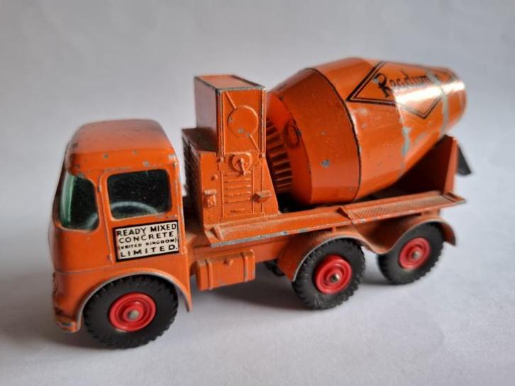 ERF Concrete Mixer Readymix Matchbox King Size nr 15 mooi, Hobby en Vrije tijd, Modelauto's | 1:50, Zo goed als nieuw, Bus of Vrachtwagen