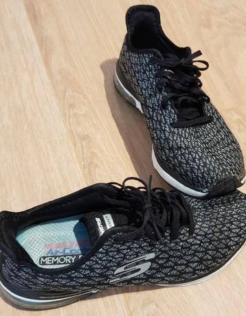 Skechers sneakers dames schoenen maat 39 zwart wit gympen beschikbaar voor biedingen