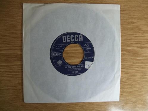 RIA VALK   DE ZON LACHT NAAR MIJ / GOUDEN BERGEN, Cd's en Dvd's, Vinyl Singles, Zo goed als nieuw, Single, Nederlandstalig, 7 inch