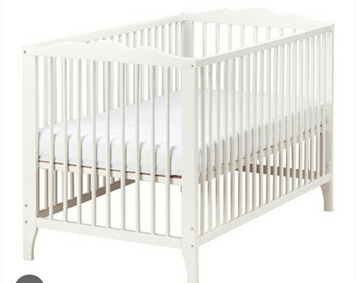 Mooi Ledikantje van Ikea, 2 hoogtes verstelbaar baby peuter., Kinderen en Baby's, Babywiegjes en Ledikanten, Gebruikt, Ledikant