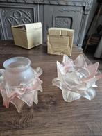 Mooie licht rose glazen lampenkappen, Huis en Inrichting, Lampen | Lampenkappen, Ophalen of Verzenden, Zo goed als nieuw, Rond