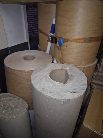 Rollen kraftpapier - inpakpapier - opvulmateriaal beschikbaar voor biedingen