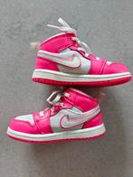 Nike air Jordan 1 mid hyper pink Mt. 25, Kinderen en Baby's, Kinderkleding | Schoenen en Sokken, Verzenden, Zo goed als nieuw