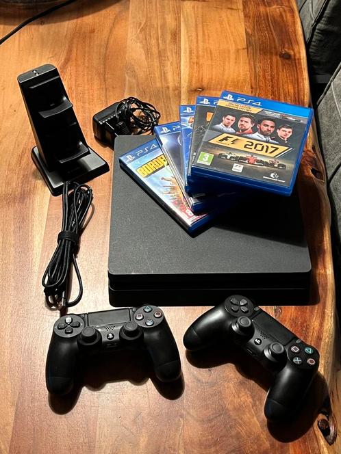 PlayStation 4 slim zwart 2 controllers 5 games, Spelcomputers en Games, Spelcomputers | Sony PlayStation 4, Gebruikt, Slim, 500 GB