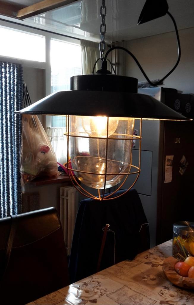 Industriële hanglamp fabriekslamp, Huis en Inrichting, Lampen | Hanglampen, Minder dan 50 cm, Glas, Metaal, Ophalen
