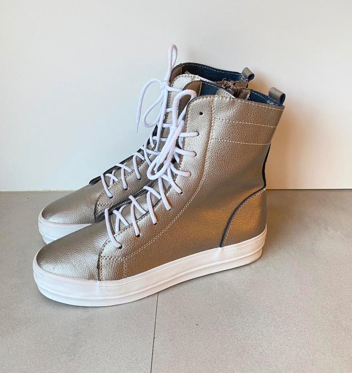 LUKY.SCHOES LAARSJE MT: 40 NIEUWSTAAT, Kleding | Dames, Schoenen, Zo goed als nieuw, Lage of Enkellaarzen, Overige kleuren, Verzenden