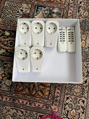 Klik aan Klik uit Set - 5 Schakelstekkers + Afstandsbedienin beschikbaar voor biedingen