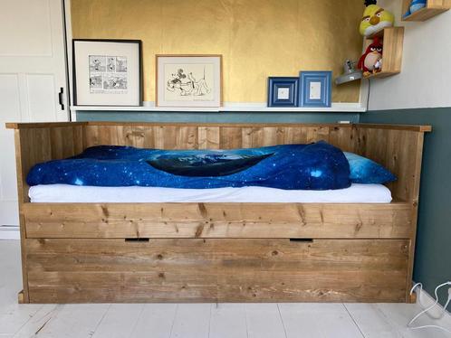 Steigerhouten bed kajuitbed met logeerbed in lade, Huis en Inrichting, Slaapkamer | Bedden, Gebruikt, Eenpersoons, 90 cm, 200 cm