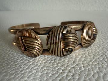 Q184/ Vintage Bronzen gesigneerde Knot armband beschikbaar voor biedingen