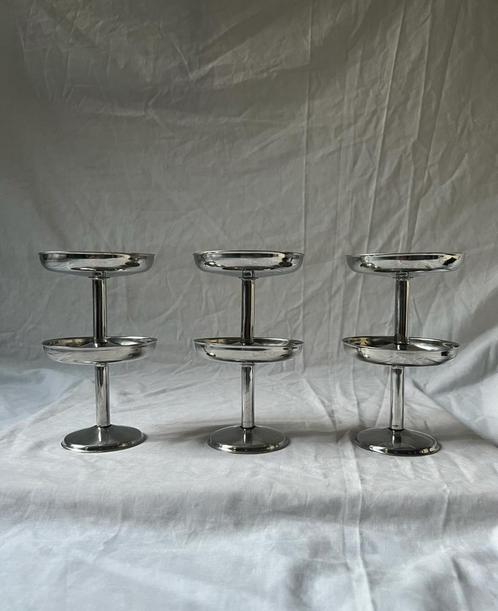 Vintage Spaanse inox ijscoupes op voet | bistrostijl | retro, Huis en Inrichting, Keuken | Servies, Overige typen, Overige stijlen