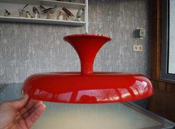 UFO Metalen plafondlamp Ontwerper Tibor Nádai. beschikbaar voor biedingen