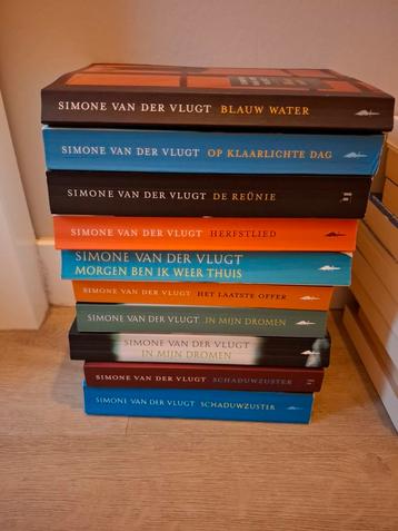 Diverse leesboeken,  thrillers beschikbaar voor biedingen