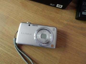 Panasonic Lumix FS40 14.1 camera 2 accu's in doos compleet beschikbaar voor biedingen
