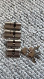 Gelijksluitende Cilindersloten 30/30 en 30/45 SKG 2ster, Doe-het-zelf en Verbouw, Hang- en Sluitwerk, Ophalen, Zo goed als nieuw