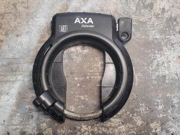 AXA defender beschikbaar voor biedingen