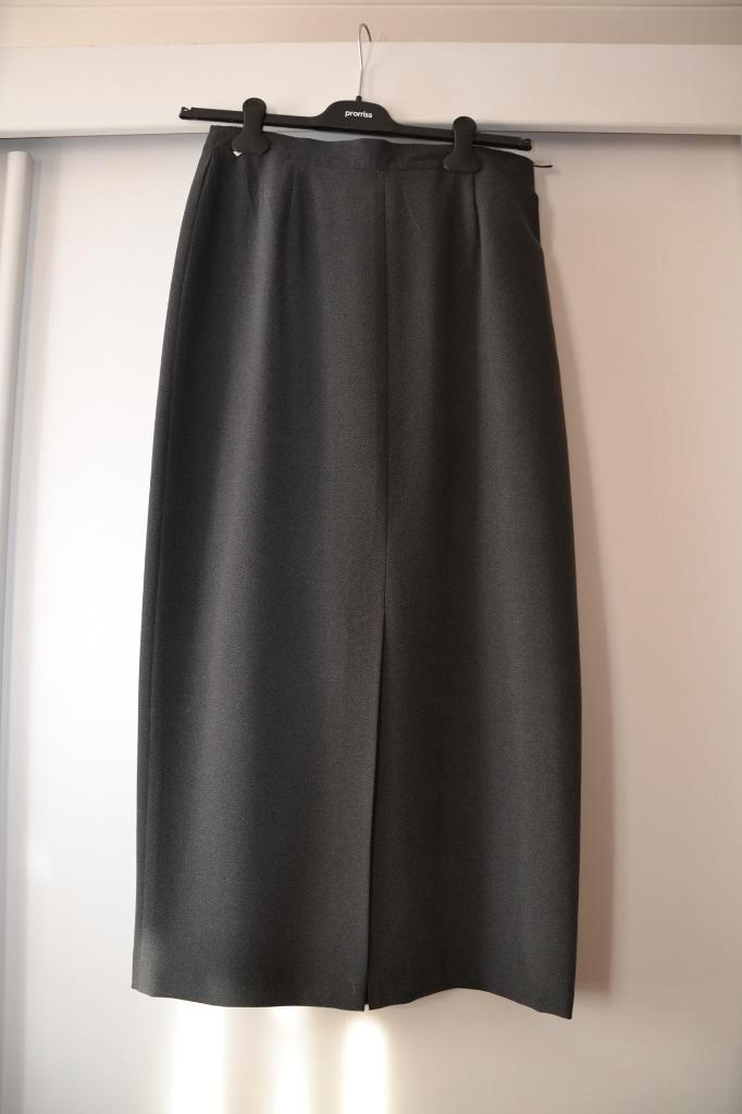 Set van Gerry Weber rok + blouse maat 40 en 44, Kleding | Dames, Rokken, Zo goed als nieuw, Maat 38/40 (M), Grijs, Onder de knie