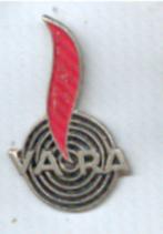 Mooi speldje VARA OMROEP. Portokosten voor koper. (A4), Verzamelen, Speldjes, Pins en Buttons, Verzenden, Gebruikt, Overige onderwerpen