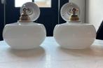 Vintage set 2 ronde Franse witte wandlampjes schoollamp melk, Ophalen of Verzenden, Glas