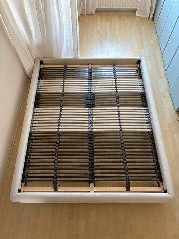 Westwing bed ‘Meya’ 160x200 inclusief lattenbodems beschikbaar voor biedingen