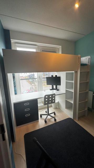 IKEA hoogslaper Smastad wit met zwarte lades en deurtjes beschikbaar voor biedingen