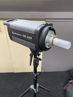 Bresser CD-200 Fotoflitser met Statief, Ophalen, Gebruikt, Lamp of Flitsset