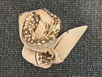 Vintage zijden sjaal beige bruin bloemen beschikbaar voor biedingen