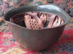 Mooie originele oude vintage legerhelm uit Oost-Europa., Ophalen of Verzenden